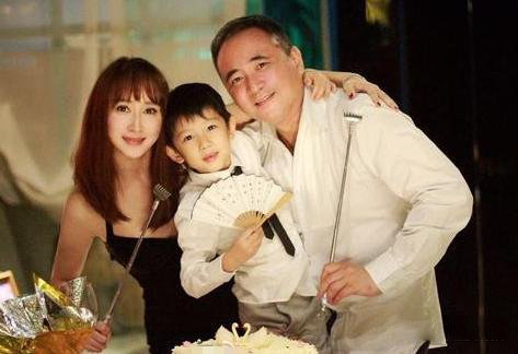 胡靜現(xiàn)任丈夫朱兆祥照片深度解析:揭秘豪門婚姻與幸福瞬間