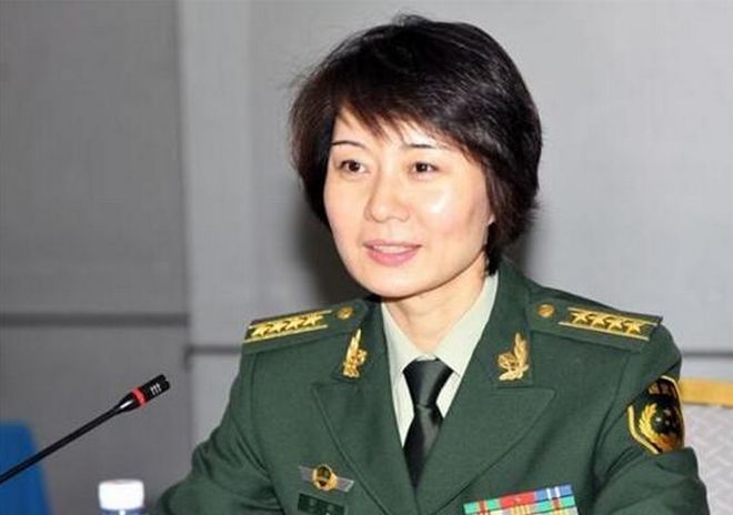 探秘沙場精英：一次關(guān)于中國人民武裝警察部隊(duì)特種警察學(xué)院畢業(yè)的咖啡館對話
