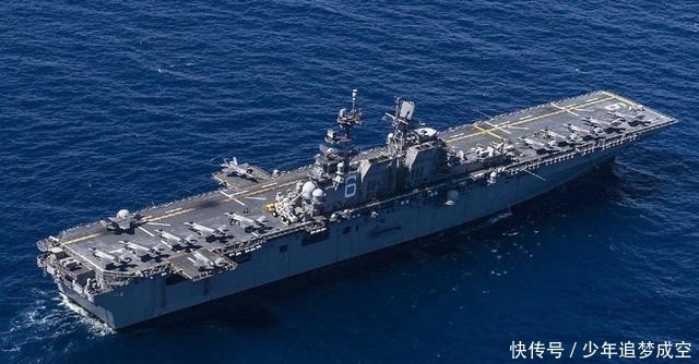 甲板上的時(shí)光回響:超日王號(hào)甲板與兩位工程師的跨時(shí)代對(duì)話