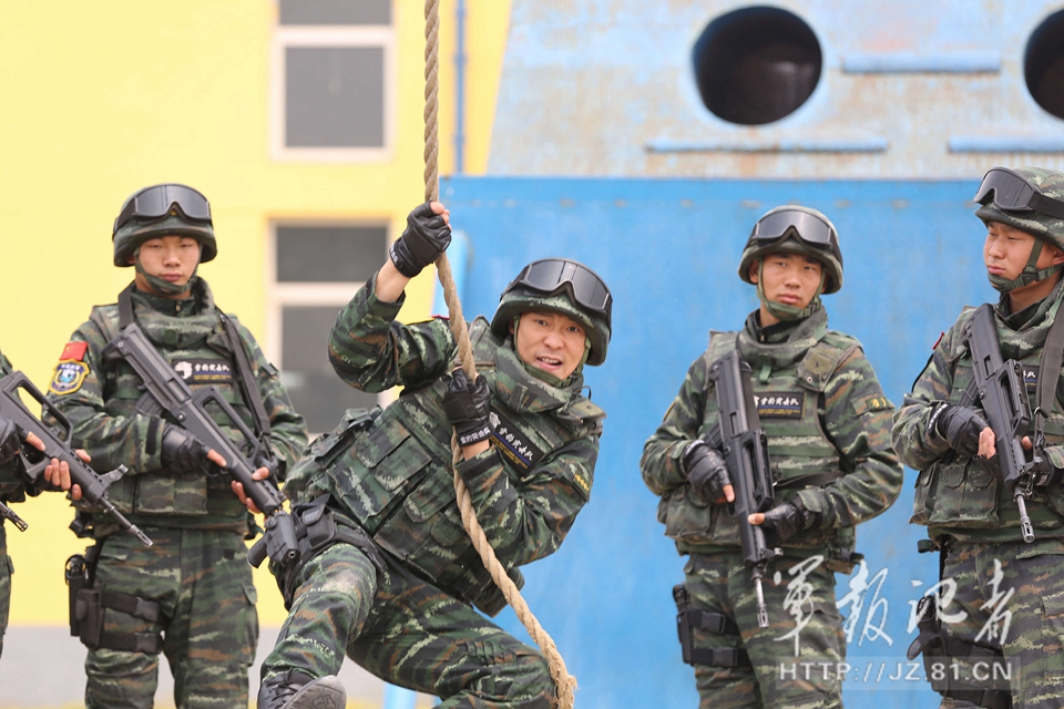 深度解析武警雪豹突擊隊(duì)訓(xùn)練:鍛造反恐精銳的全攻略
