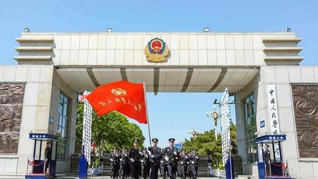 深度解析武警學(xué)院排名：如何選擇理想的軍旅起點(diǎn)