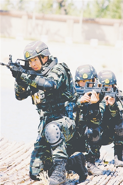 夢(mèng)境尋蹤:中國(guó)人民武裝警察部隊(duì)特種警察學(xué)院招生電話的迷霧與使命呼喚