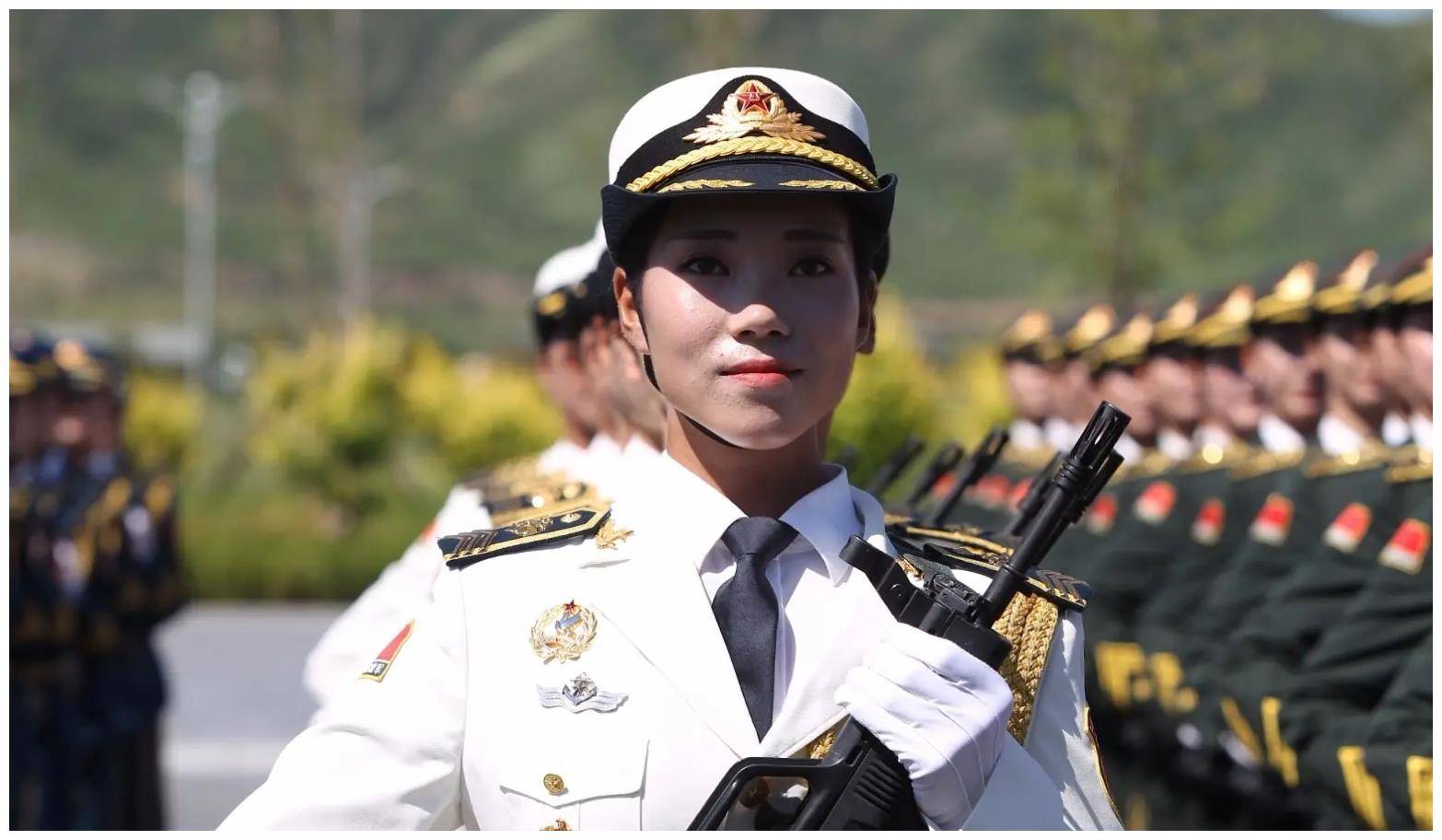 儀仗隊軍銜圖片大全:從士兵到將軍的榮譽之路深度解析