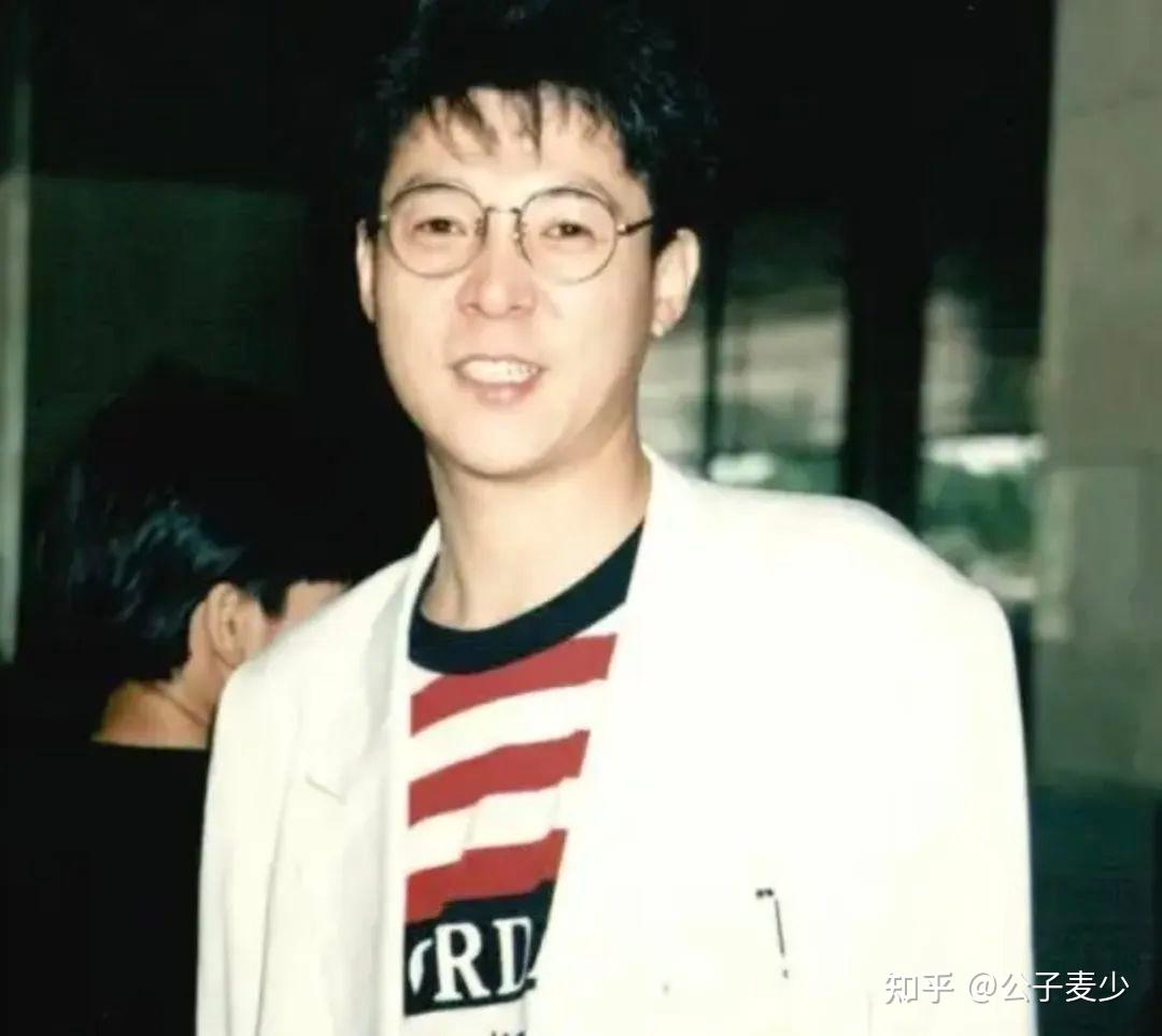 時光印記:姜育恒年輕照片深度解析與經(jīng)典回顧