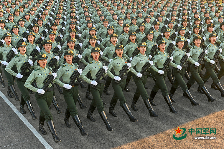 見證榮耀：中國人民解放軍儀仗隊女兵亮相背后的心路歷程與時代回響