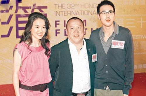 曾志偉個(gè)人資料老婆圖片深度解讀：揭秘影壇常青樹的家庭篇章