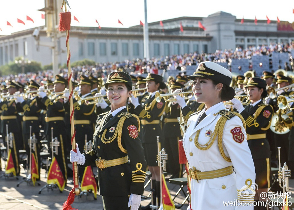 【奇遇】鏡頭內(nèi)外：中國(guó)人民解放軍儀仗隊(duì)女兵方隊(duì)與信念的凝結(jié)