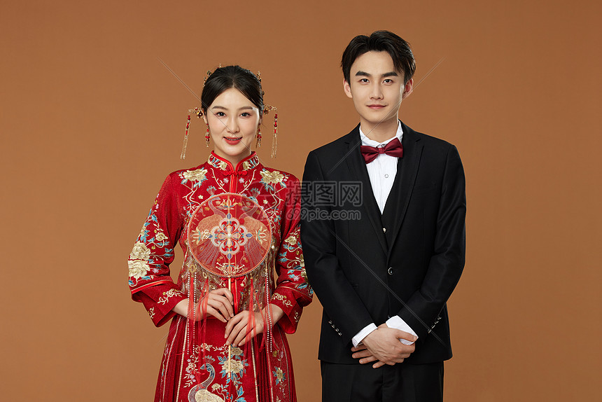 結(jié)婚照男女位置全攻略：傳統(tǒng)、現(xiàn)代與個性化站位深度解析