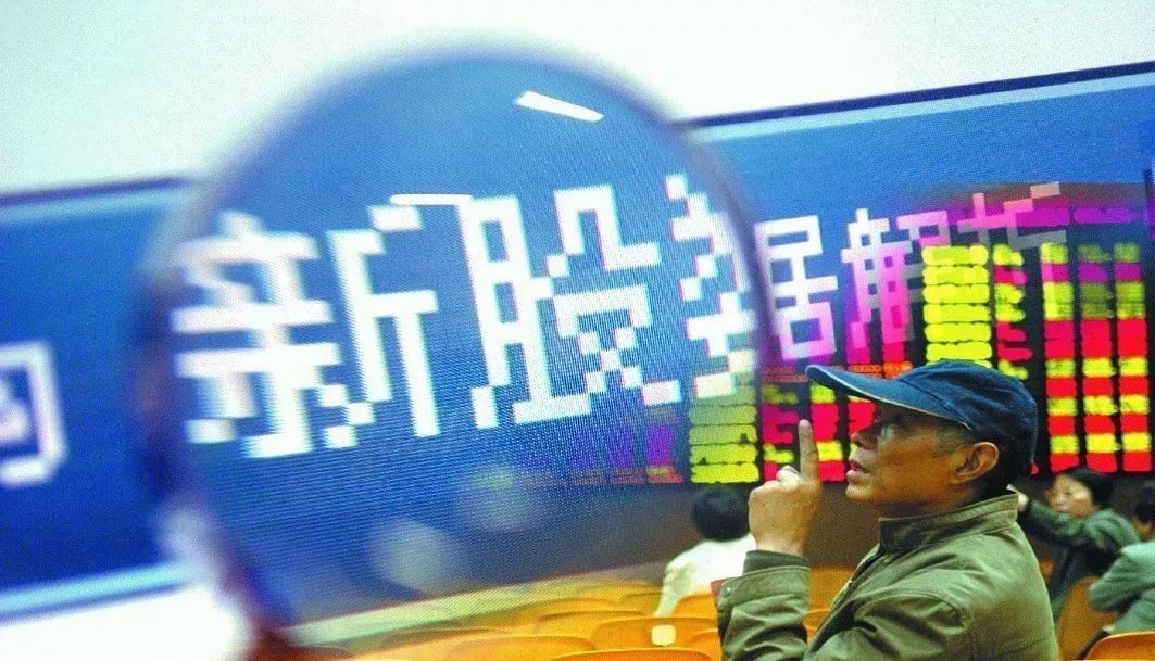新澳門管家婆，揭秘期期中背后的秘密策略與智慧，揭秘新澳門管家婆期期中策略與智慧，背后的秘密與獨到之處